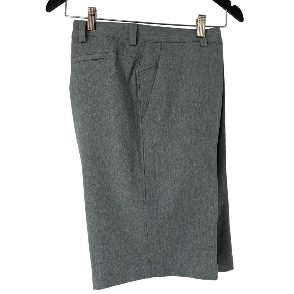 Mens Greg Norman Signature Golf Shorts Size 40 Gray Burmuda Polyester 4075 10"